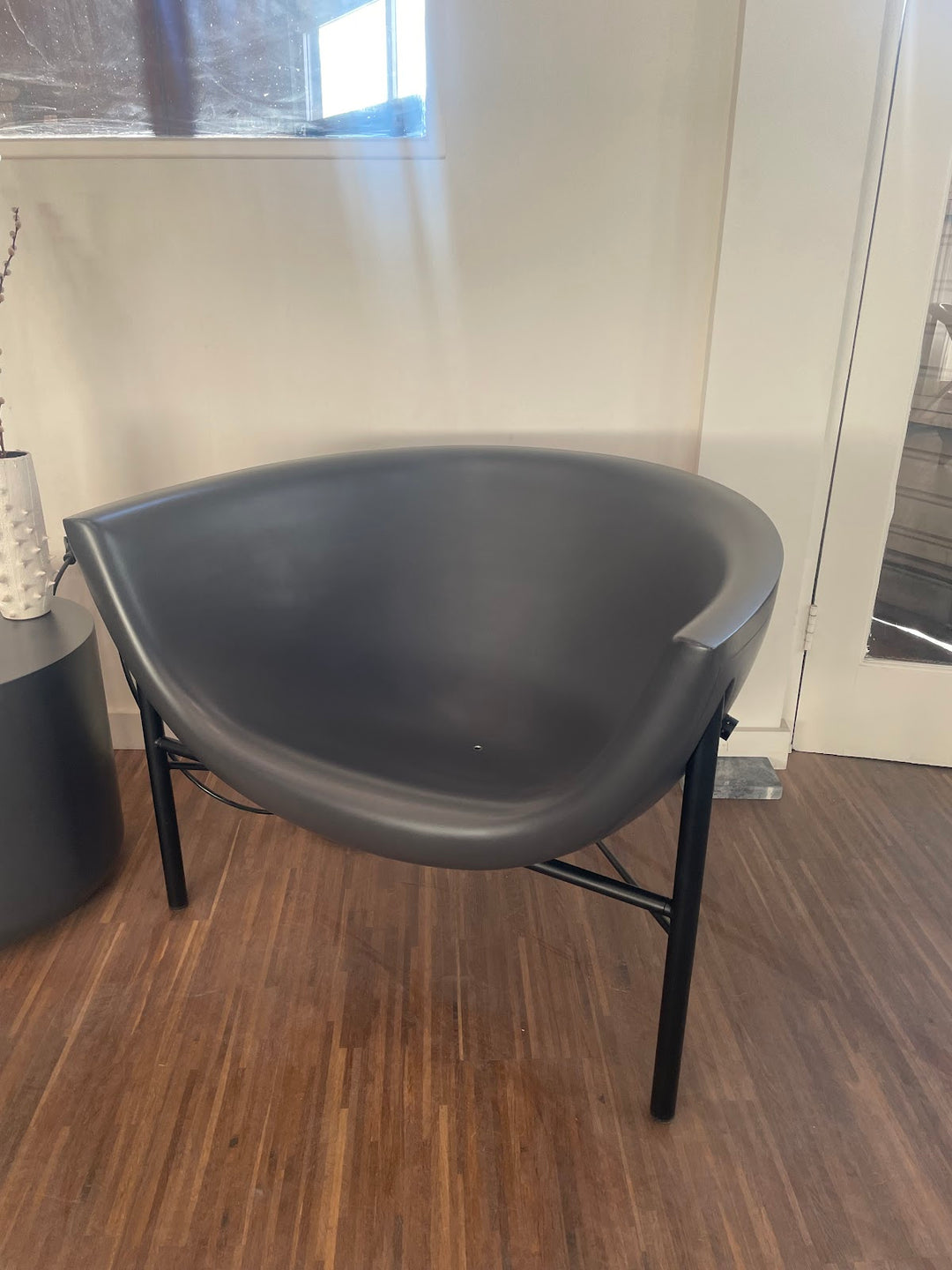 19 - Kosmos Chair - Graphite x Matte Black [OUTLET]