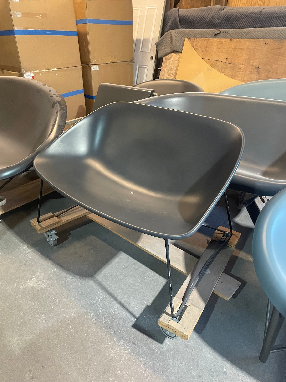 27 - Orion Chair - Charcoal x Matte Black [OUTLET]