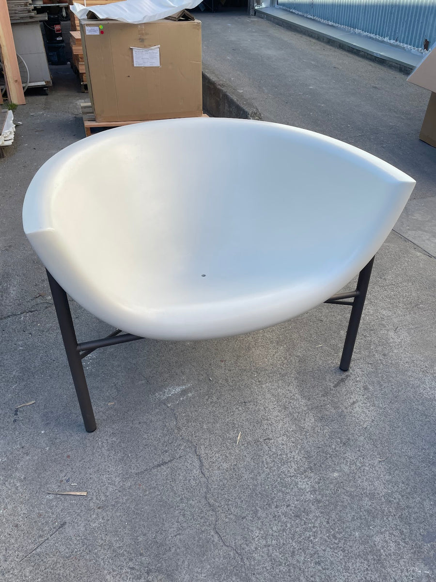 34 - Kosmos Chair - White Sand x Dark Bronze [OUTLET]