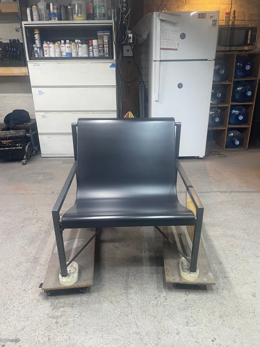 008: Evia Chair - Charcoal x Gunmetal [OUTLET]